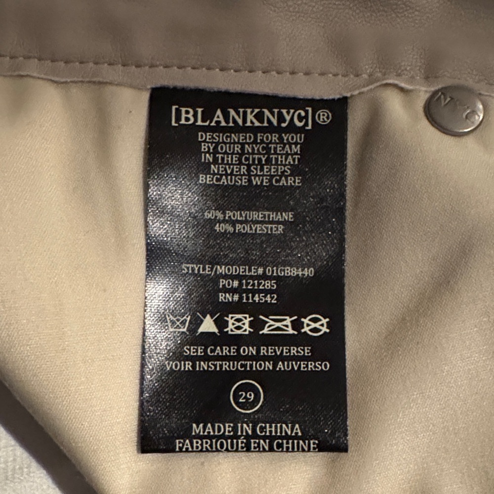 Blank NYC Vegan Leather High Waist Flare Shorts Color Beige Size 29 - Picture 4 of 4